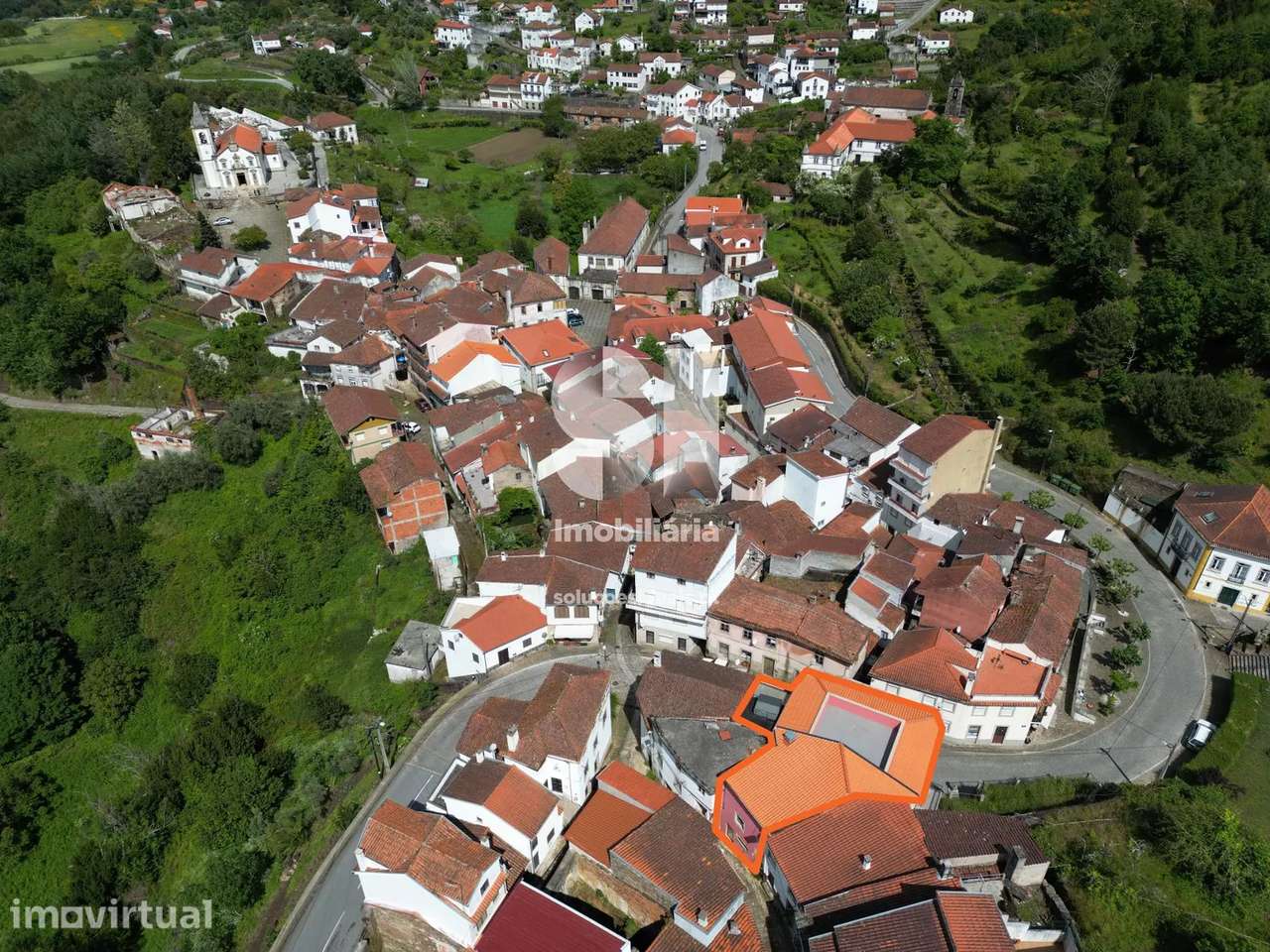 Prédio com 6 T0 e 2 T2 em Vila Cova do Alva - Grande imagem: 4/39