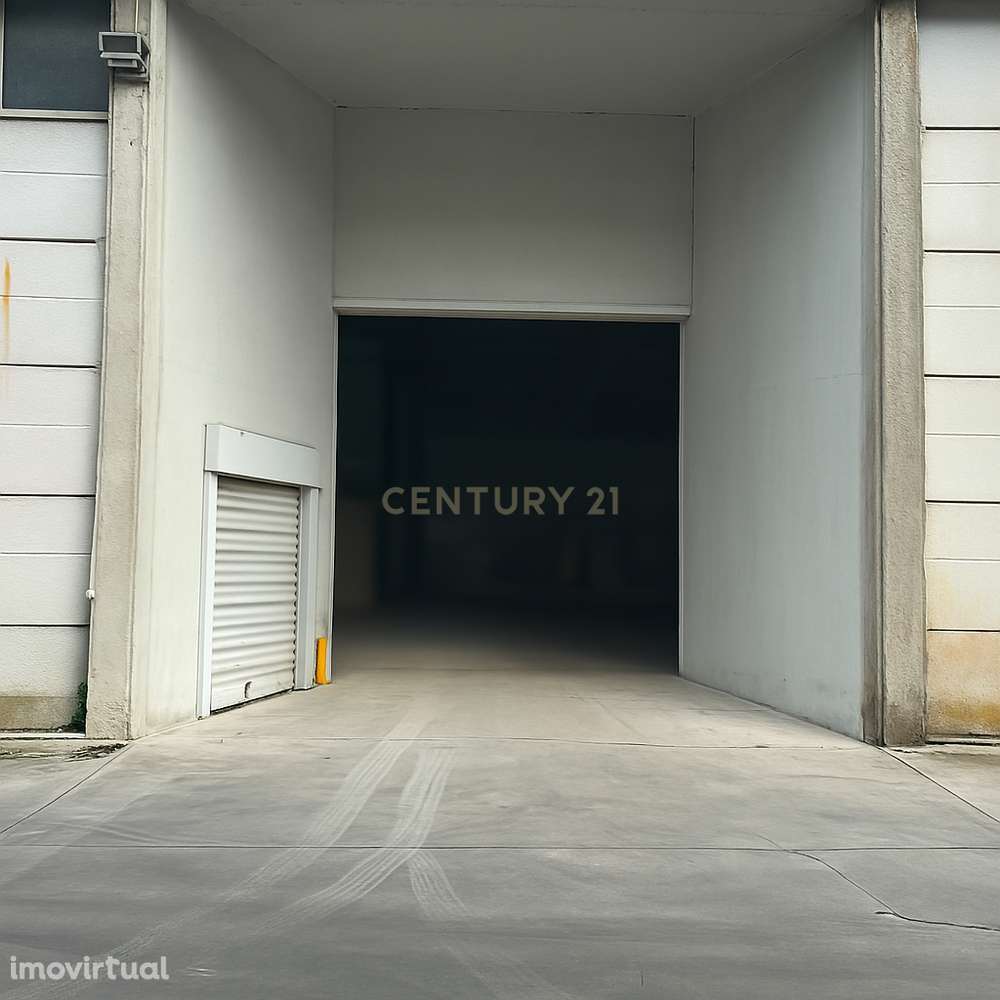 Armazém Industrial com 2.000 m² implantado em terreno de 16.188 m² – Q - Grande imagem: 4/9