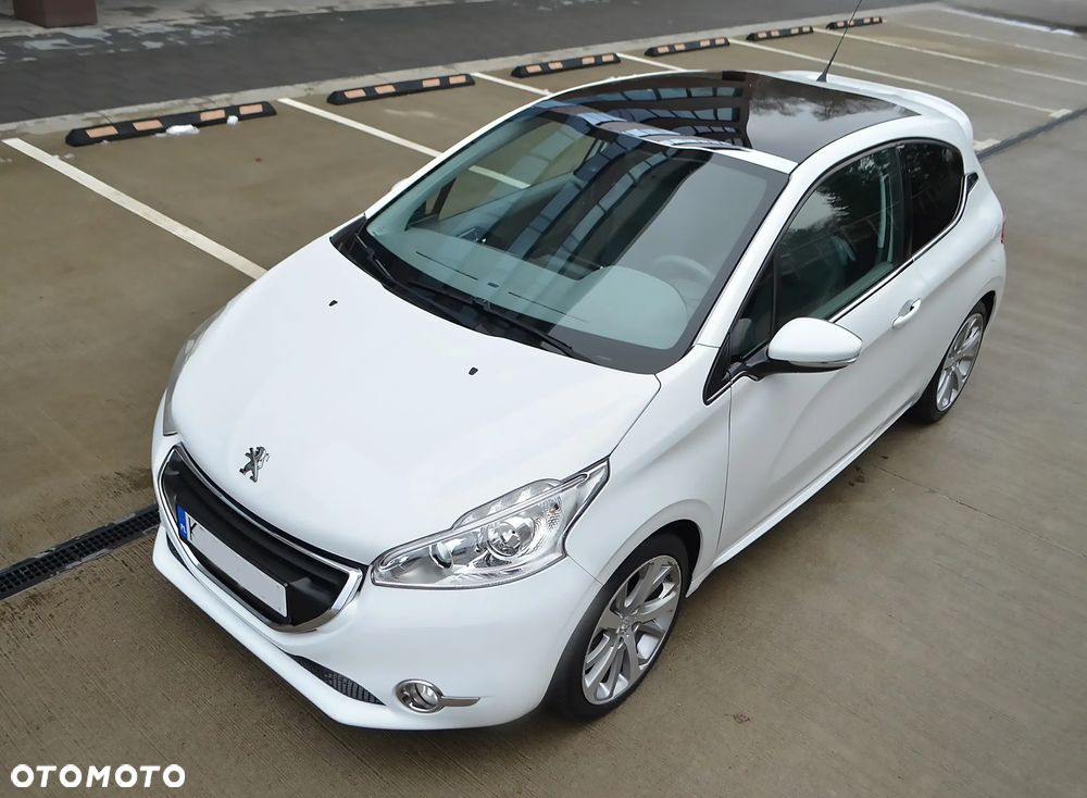 Peugeot 208 - 17