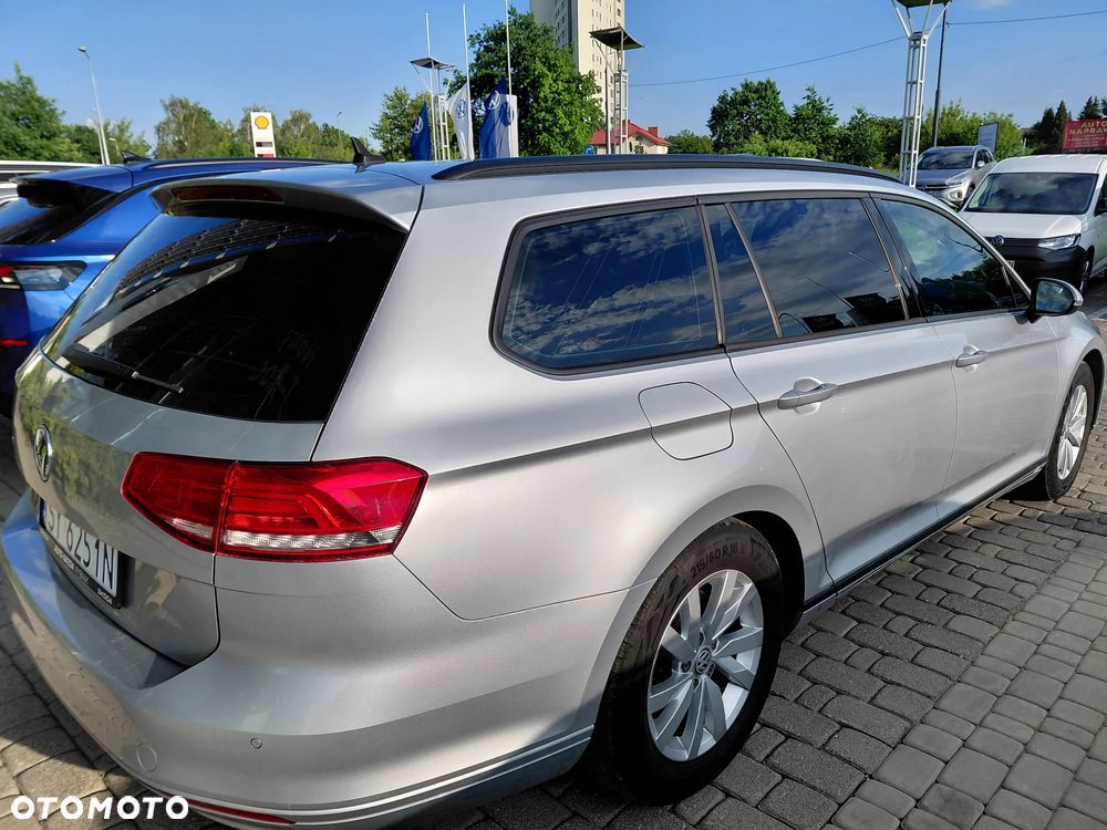 Volkswagen Passat - 16