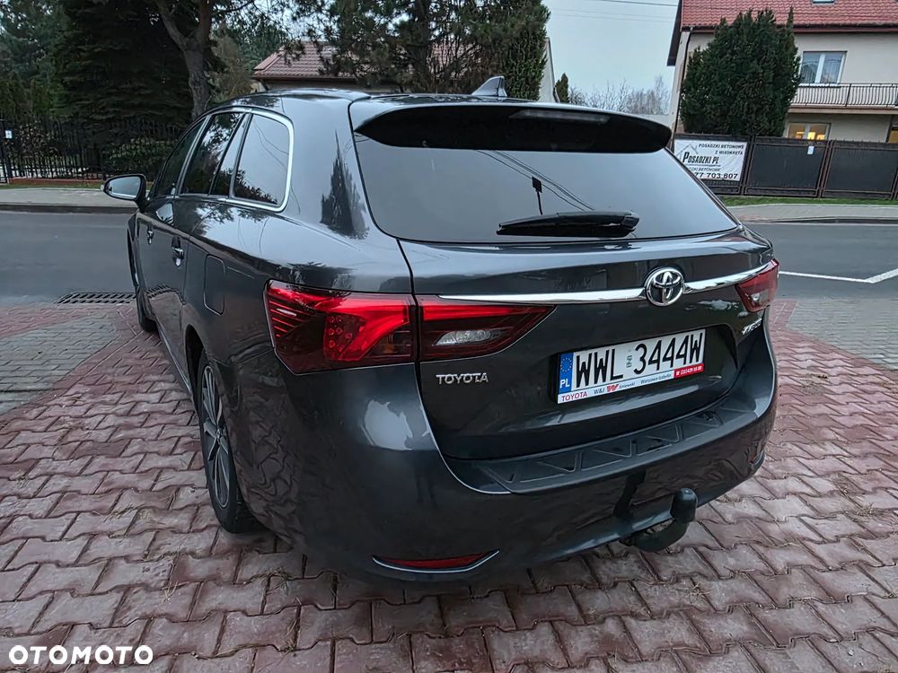 Toyota Avensis 2.0 D-4D Premium - 13