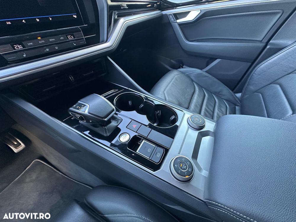 Volkswagen Touareg V6 TDI R-Style - 20