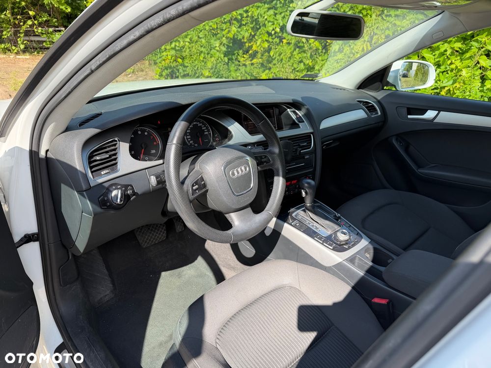 Audi A4 Limousine - 10