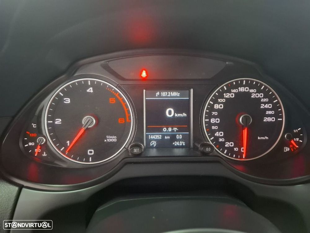 Audi Q5 2.0 TDI Business Line S-line - 25