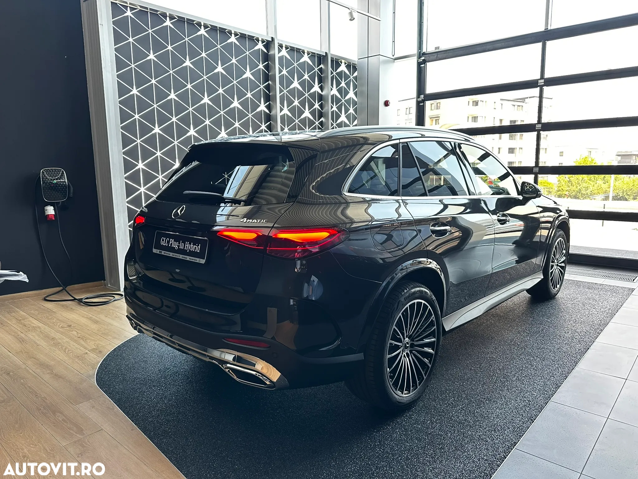Mercedes-Benz GLC 300 e 4MATIC - 4