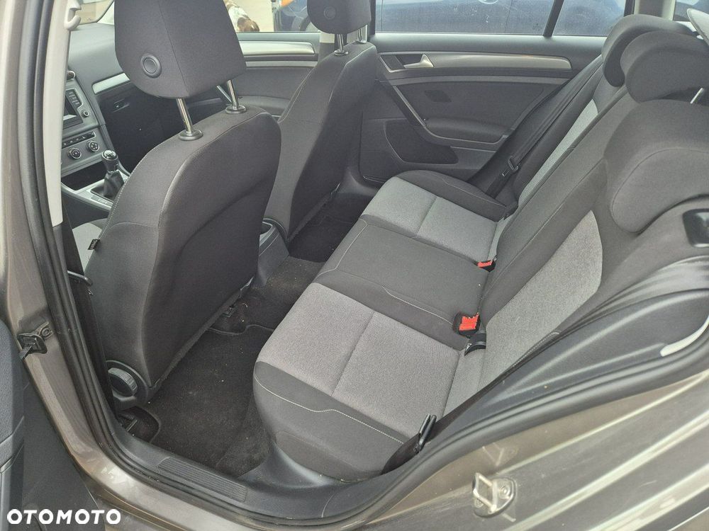 Volkswagen Golf - 15