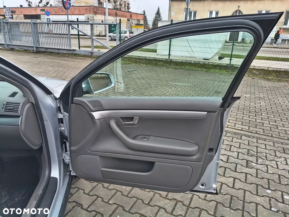 Audi A4 Limousine - 23