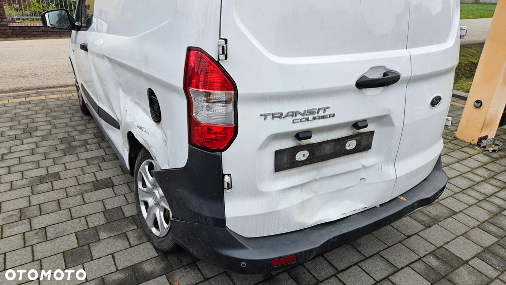 Ford Transit Courier - 10
