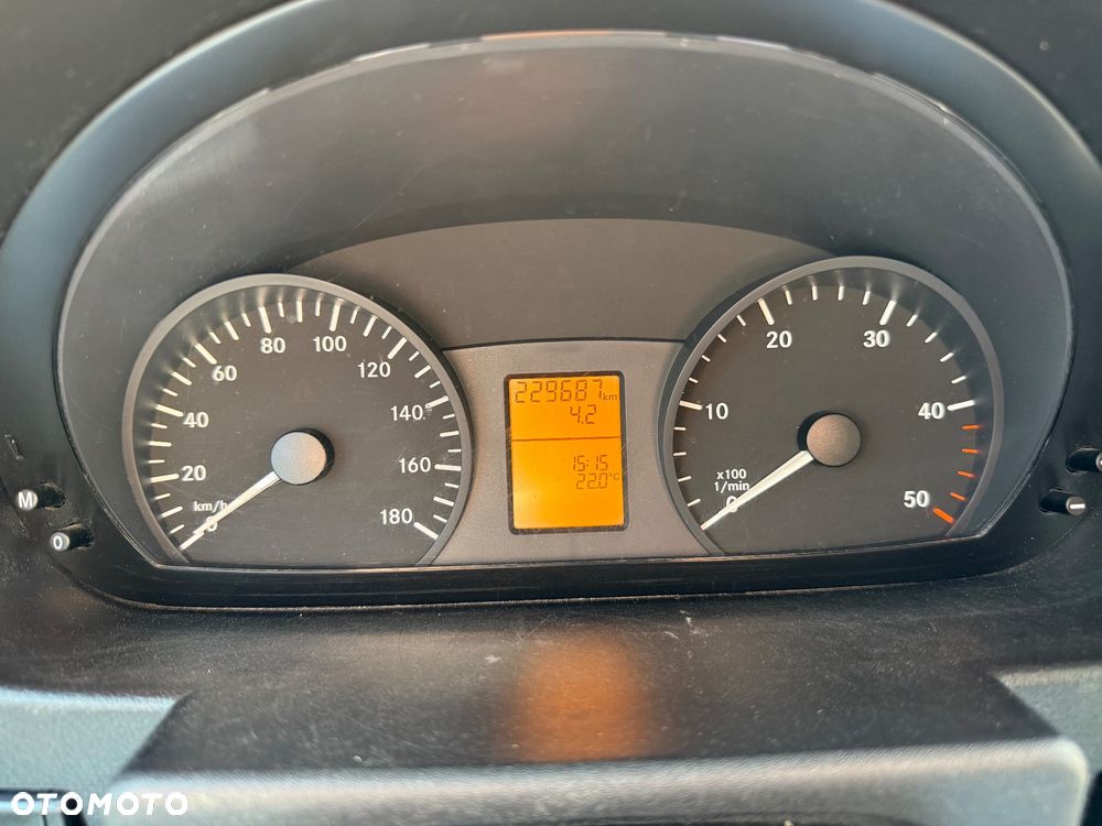 Mercedes-Benz Sprinter - 20