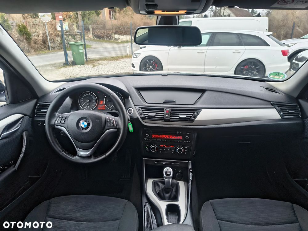 BMW X1 sDrive16d xLine - 25