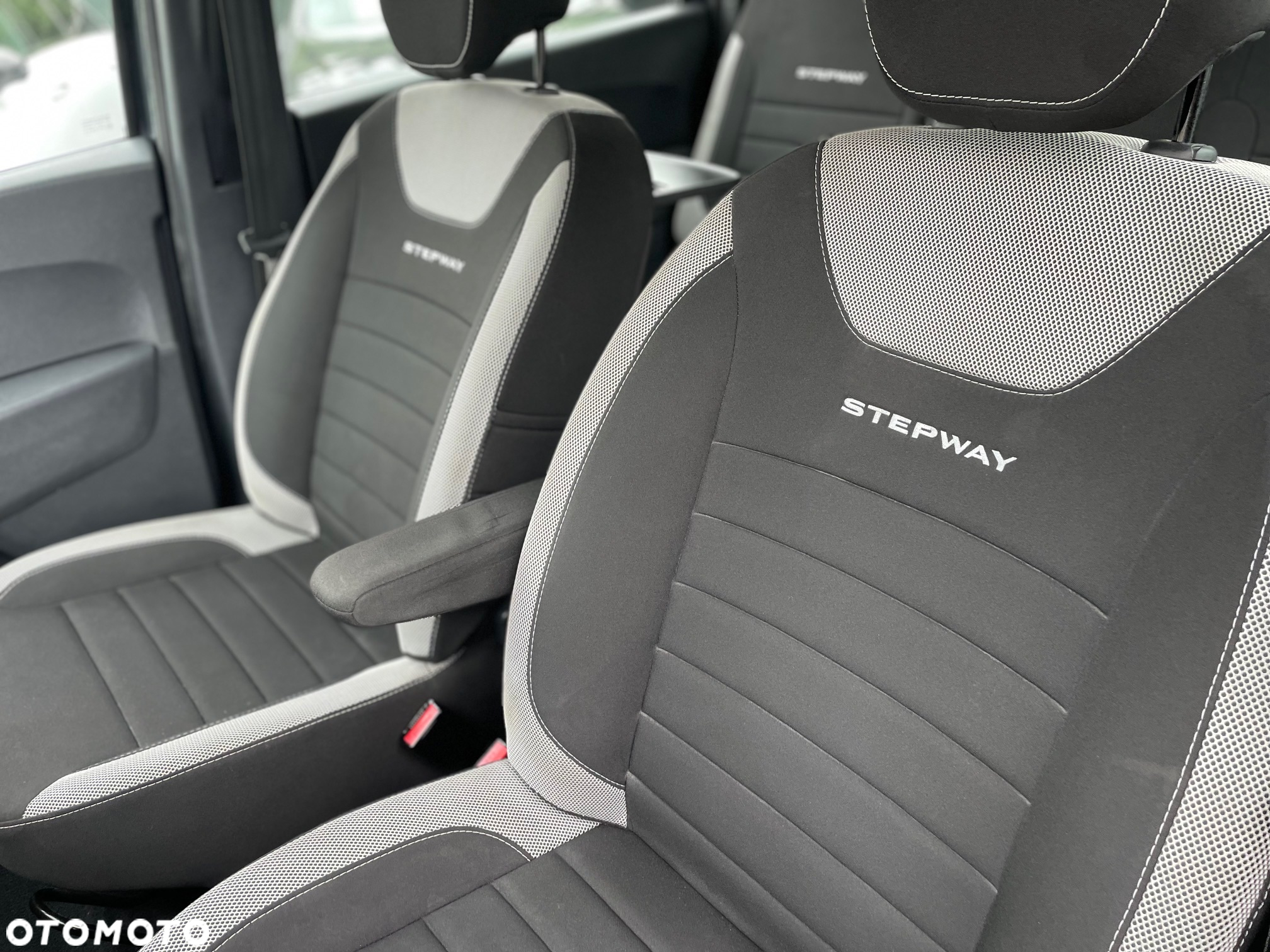 Dacia Lodgy 1.3 TCe Stepway S&S - 10