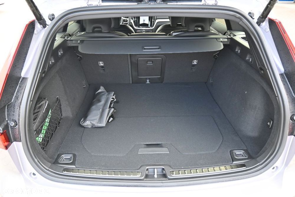 Volvo V60 B4 B Plus Dark - 9