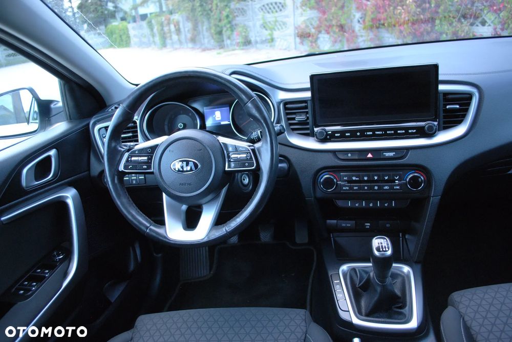 Kia Ceed 1.6 CRDi SCR L Business Line - 24