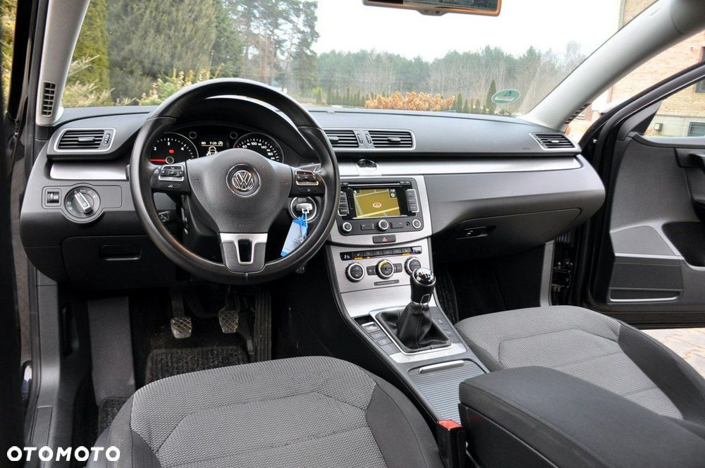 Volkswagen Passat - 29