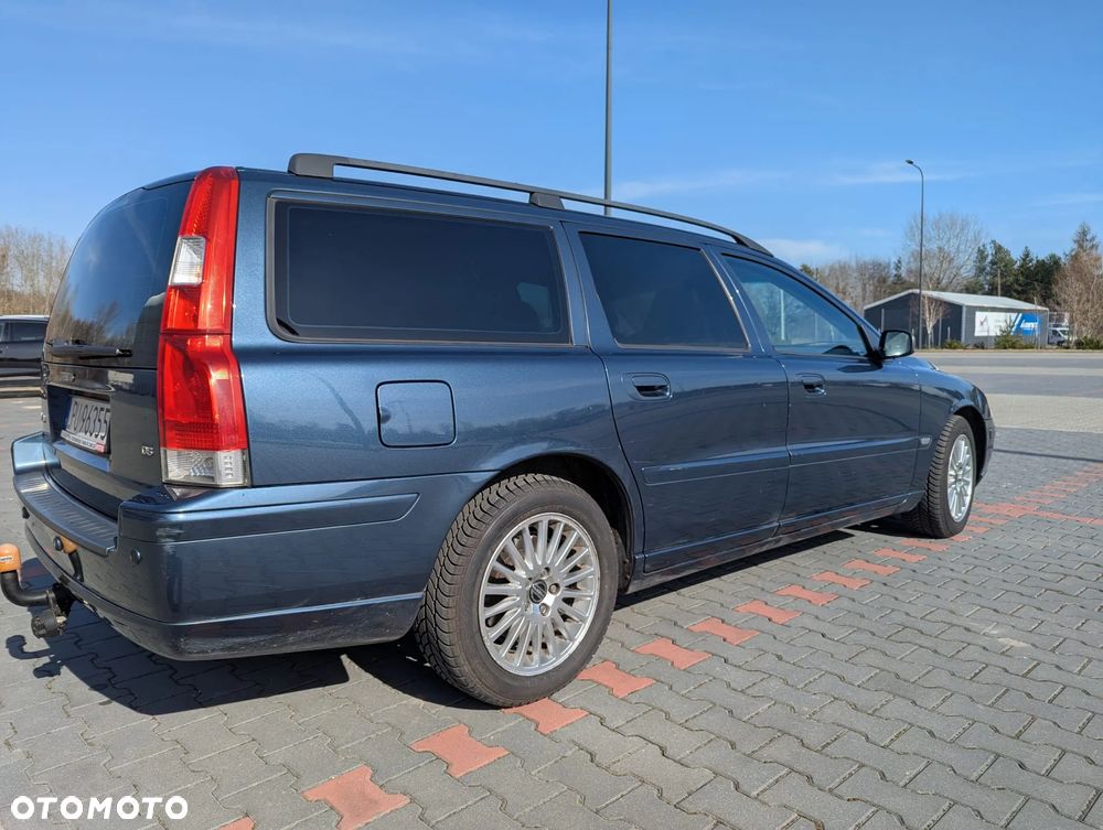 Volvo V70 2.4D5 Momentum - 7
