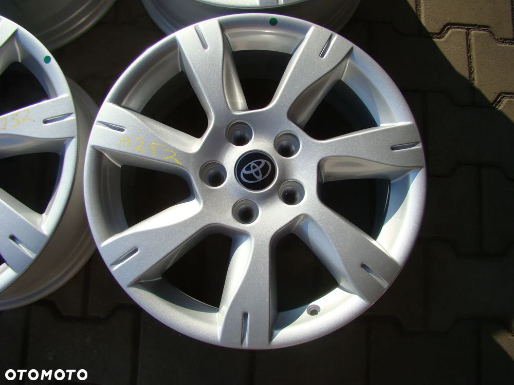 a252 5x114,3 Toyota Yaris Cross C-HR Auris Corolla Camry 7Jx17 - 5