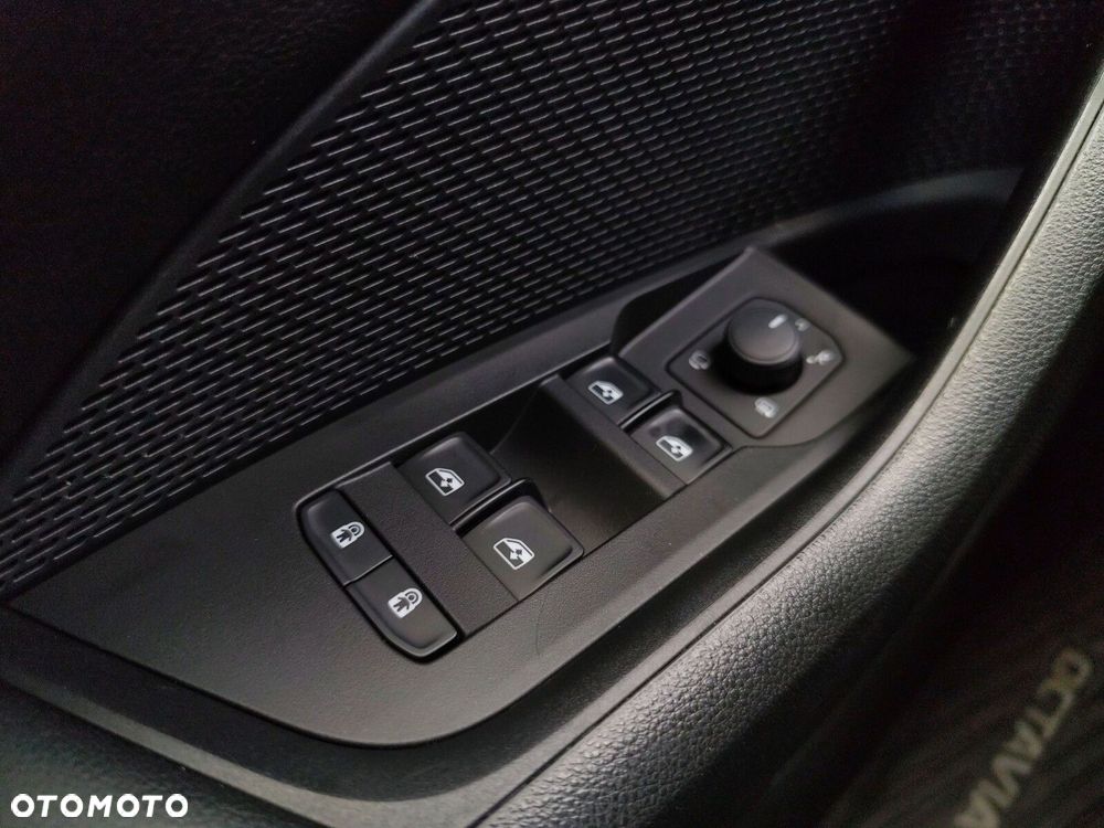 Skoda Octavia 1.5 TSI mHEV Selection DSG - 21