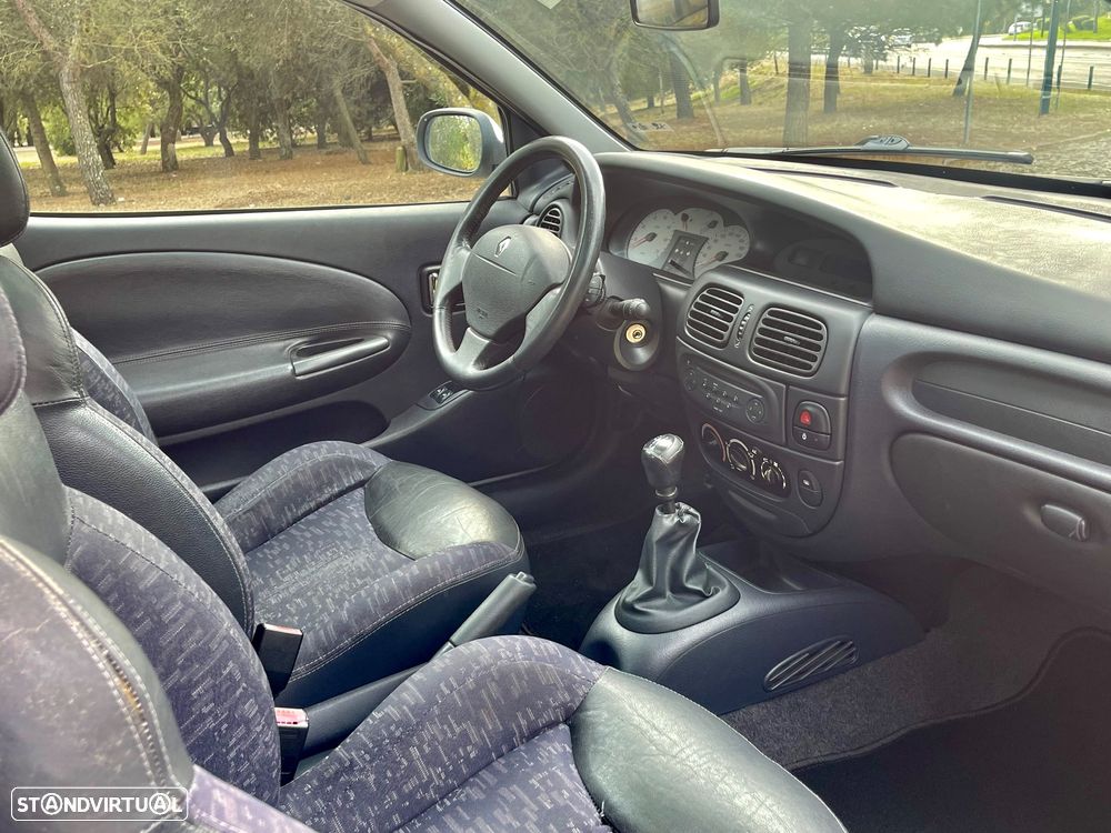 Renault Mégane Coupe 1.4 16V Privilège - 9