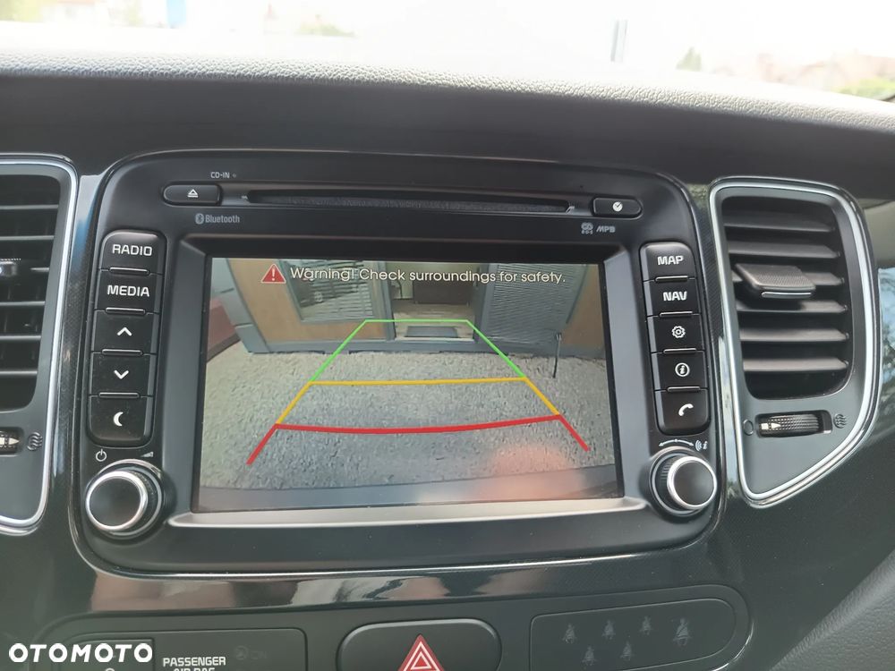 Kia Carens 1.6 GDI Attract - 21