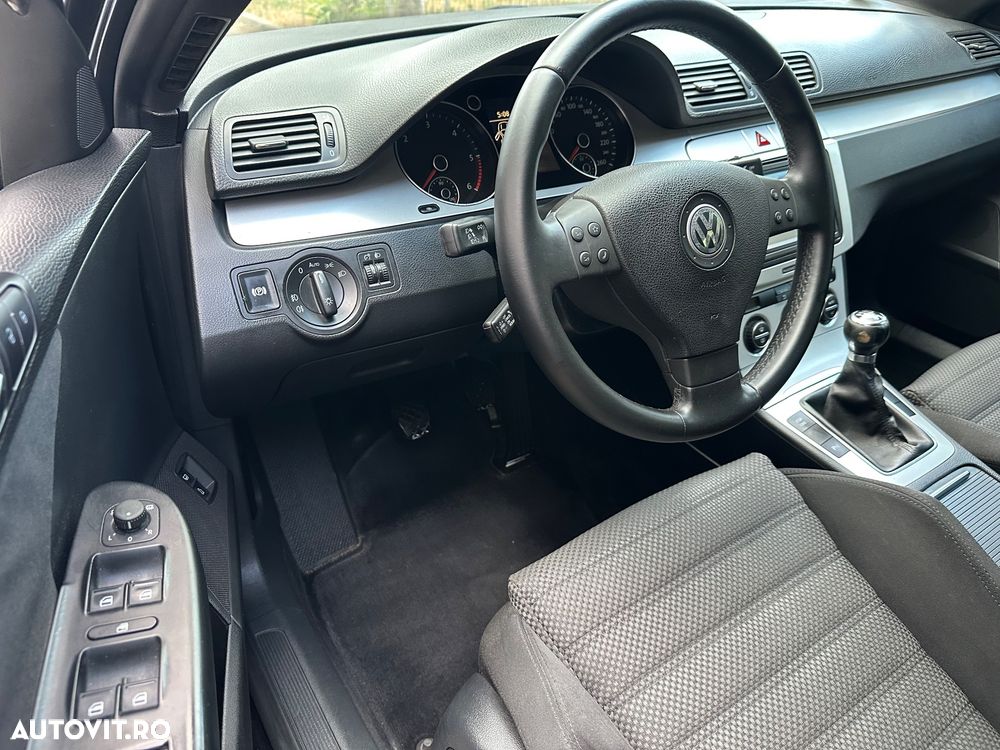 Volkswagen Passat 2.0 TDI DPF Sportline Blue Motion Technology - 8