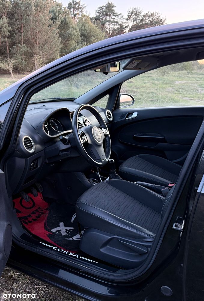 Opel Corsa 1.2 16V Cosmo - 12