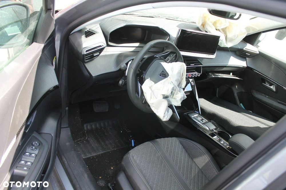 Peugeot 208 - 6