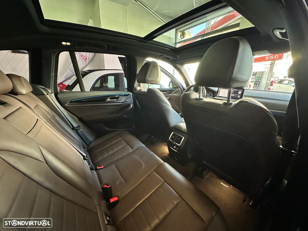 BMW iX3 M Sport Impressive - 16