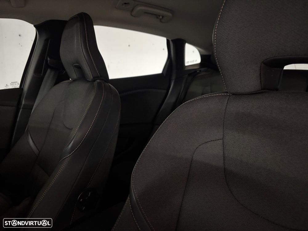 Volvo V40 Cross Country 1.5 T3 Geartronic - 13