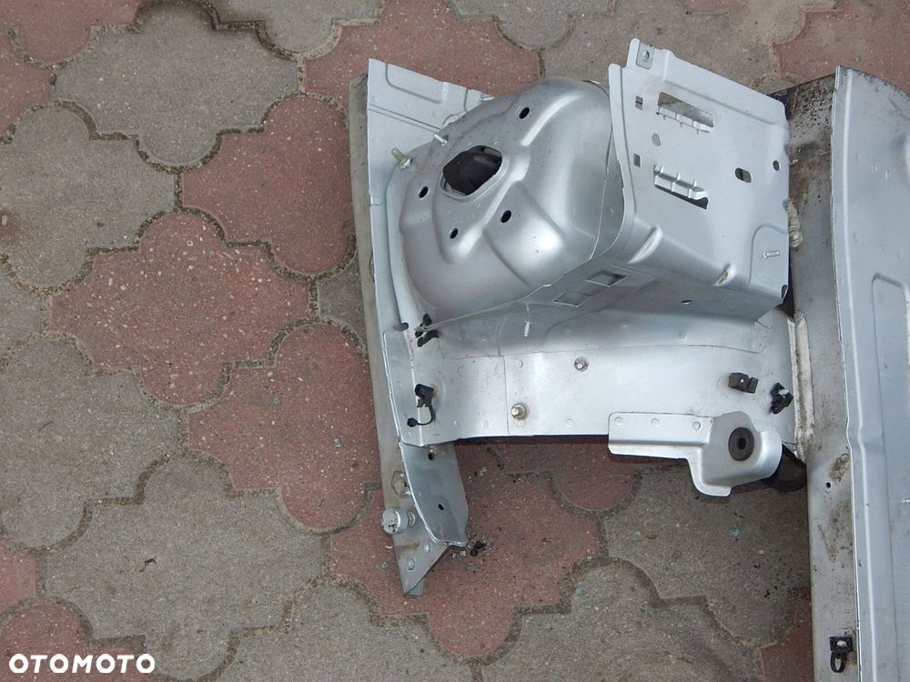 mercedes e w207 ćwiartka fartuch podłużnica prawa - 1