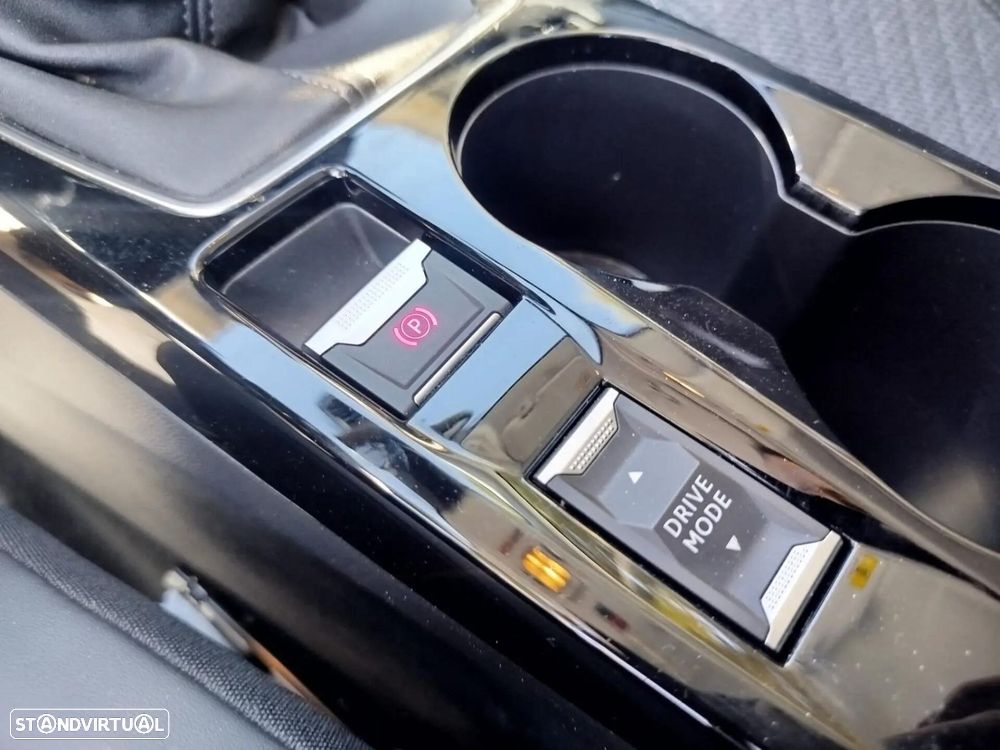 Peugeot 208 TURBO 100 Allure - 31