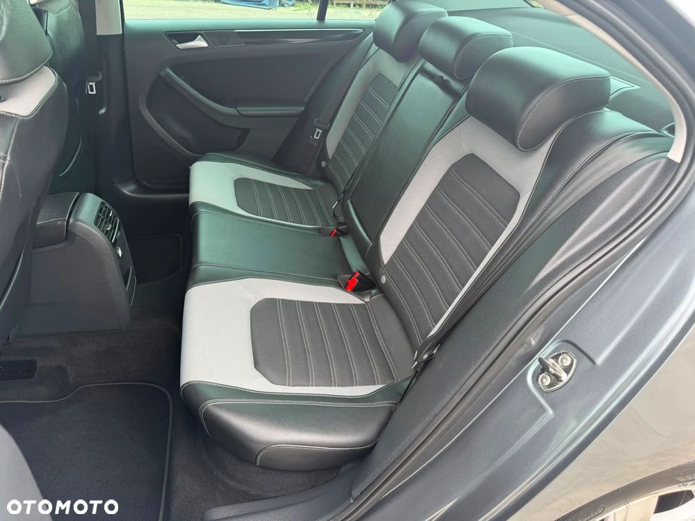 Volkswagen Jetta 1.4 TSI BMT Highline - 16