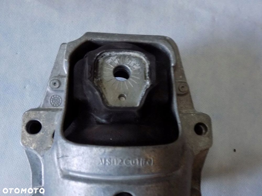DW AUDI A5 PODUSZKA SILNIKA 8R0199381AN