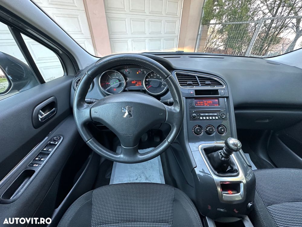 Peugeot 5008 HDI FAP 110 Family - 11