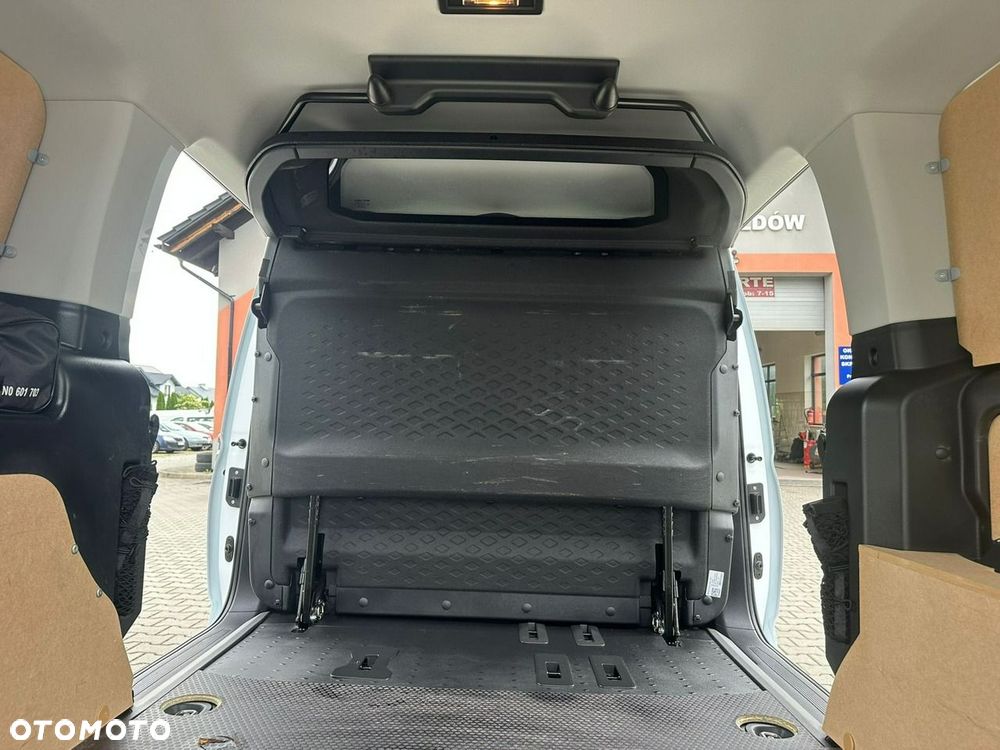 Ford Transit Connect - 13