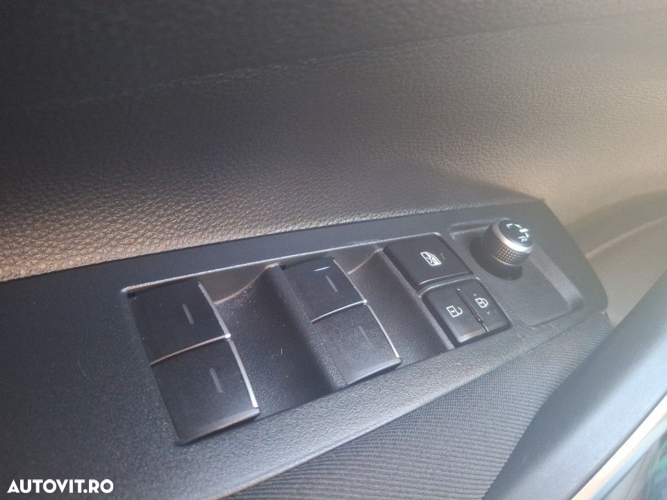 Toyota Corolla - 12