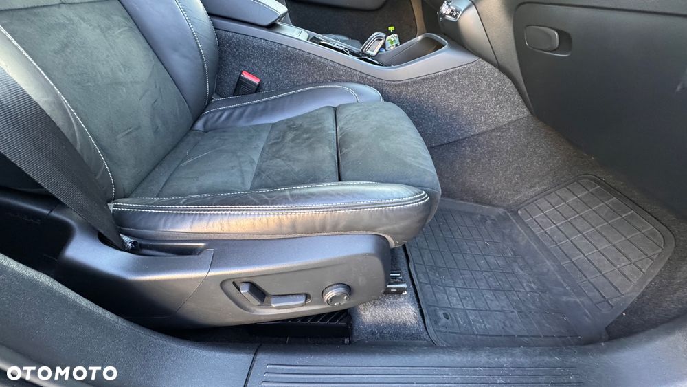 Volvo XC 40 T5 AWD Momentum - 8