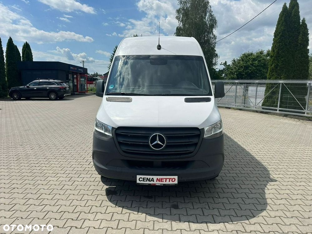Mercedes-Benz Sprinter - 11
