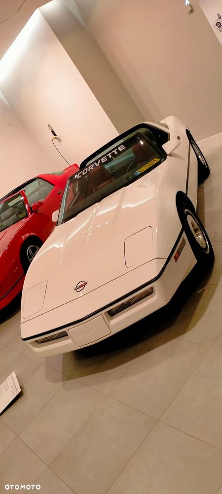 Chevrolet Corvette - 30