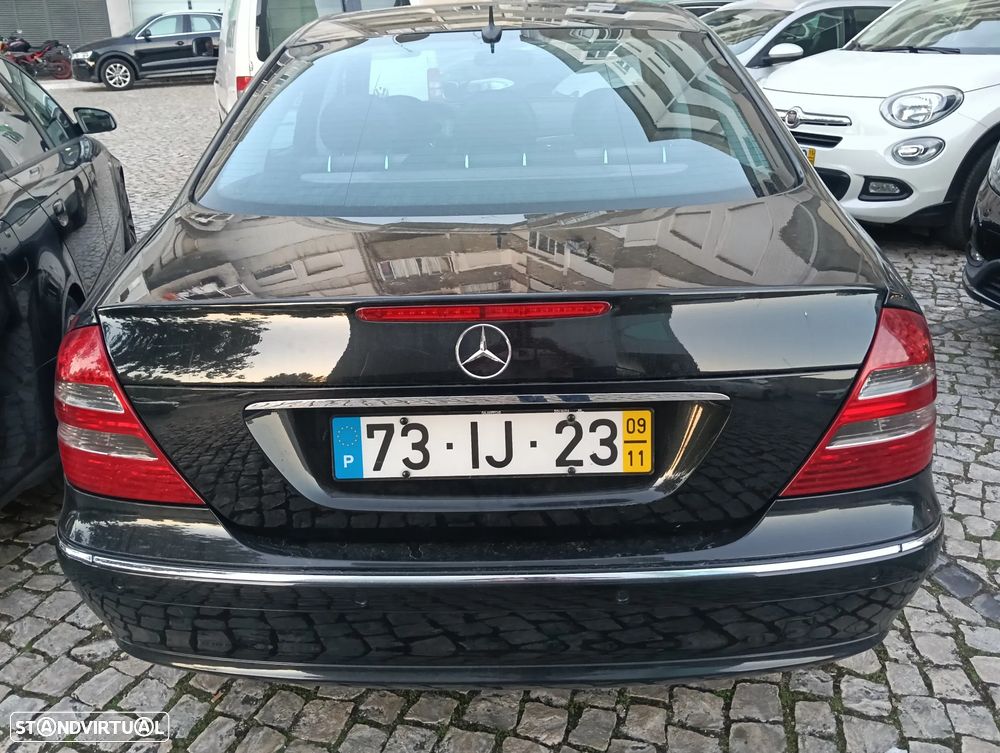 Mercedes-Benz E 320 - 11
