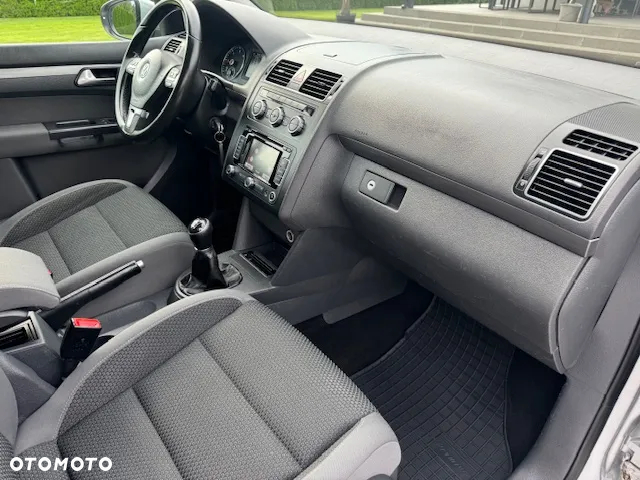 Volkswagen Touran - 20