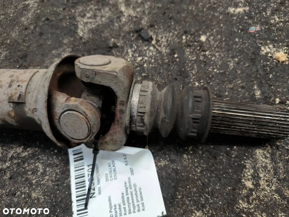 Wał napędowy przedni 15902926 Cadillac Escalade 6.2  2007r. - 3