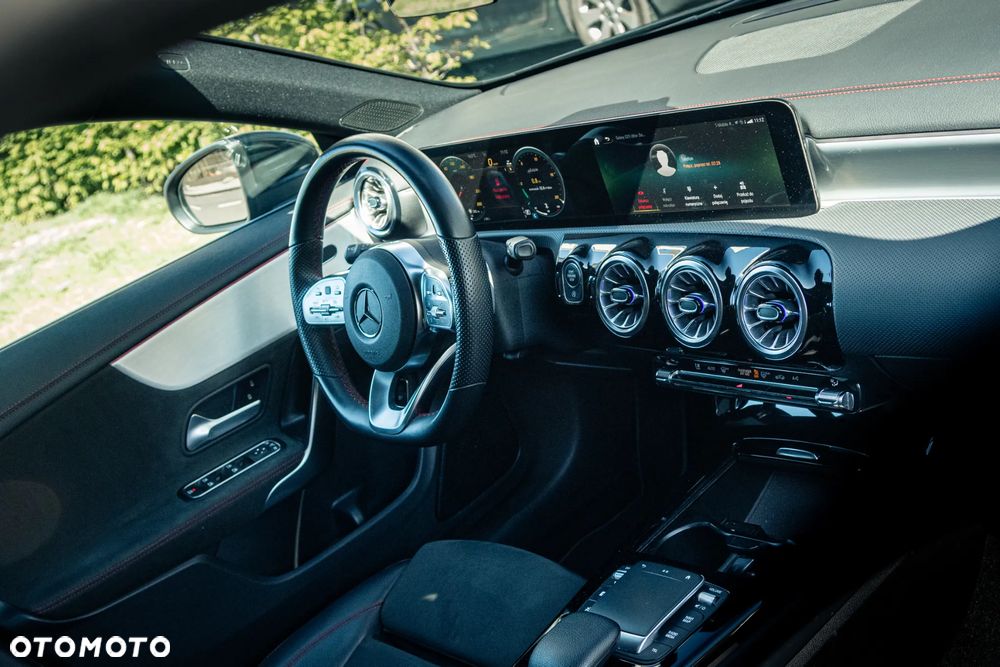 Mercedes-Benz CLA 180 AMG Line 7G-DCT - 12