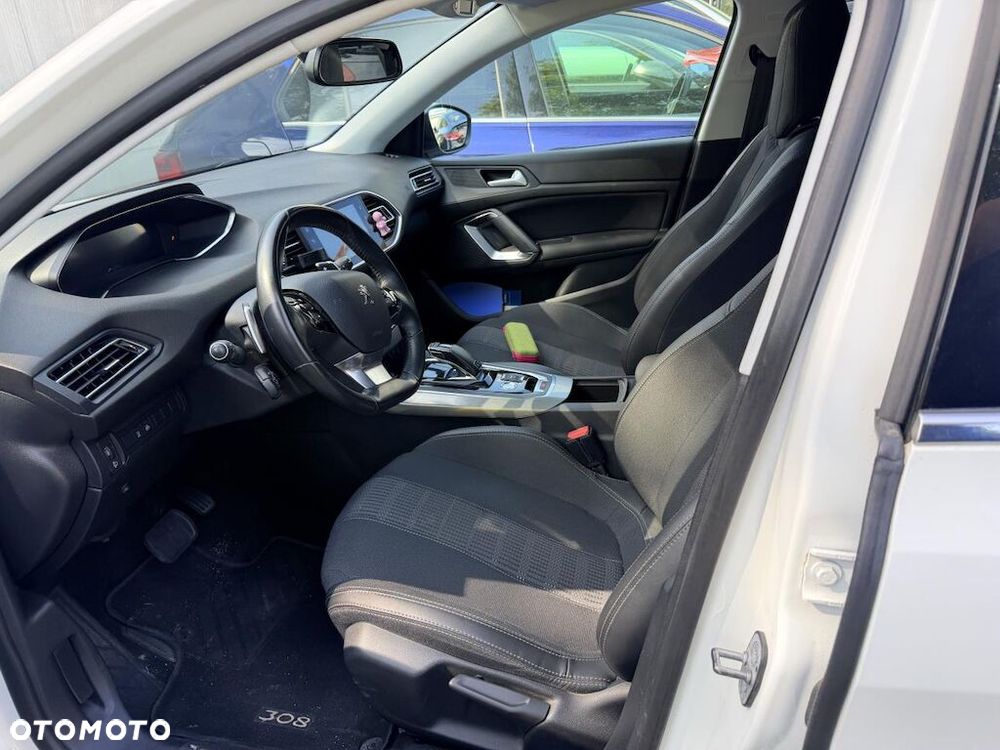 Peugeot 308 BlueHDi 130 EAT8 Allure - 7