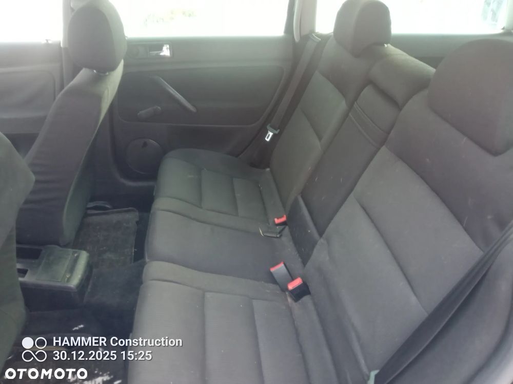 Volkswagen Passat 1.9 TDI Highline - 15