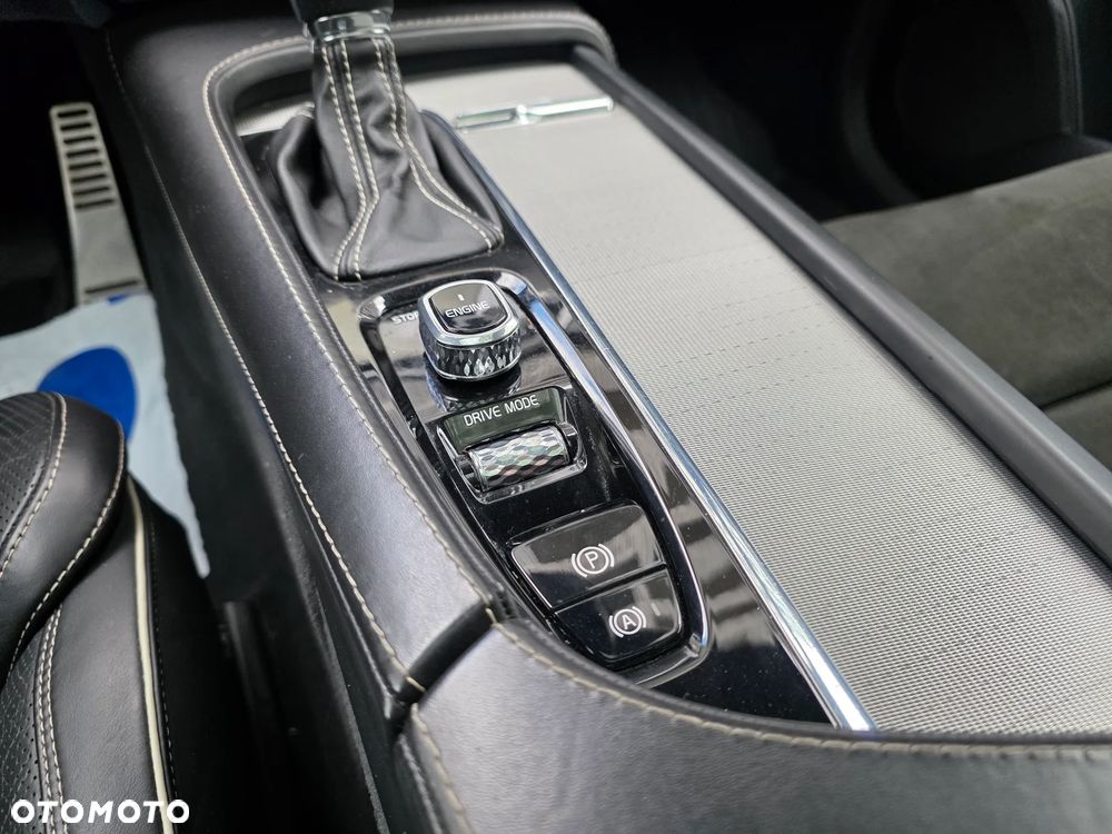 Volvo XC 90 T6 AWD Geartronic RDesign - 17