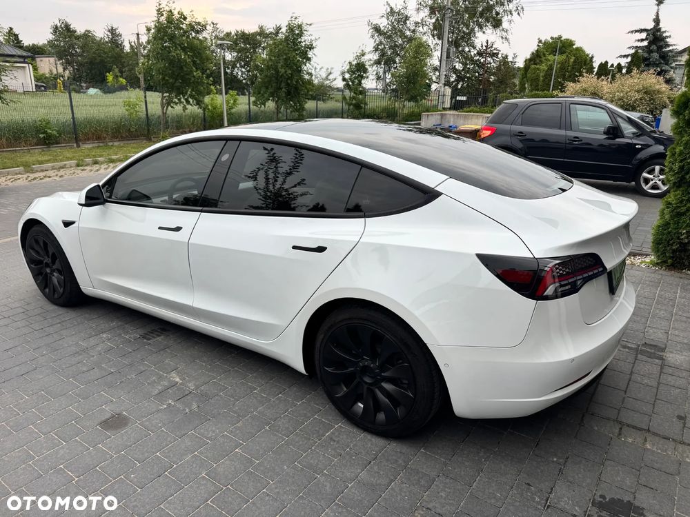 Tesla Model 3 - 6