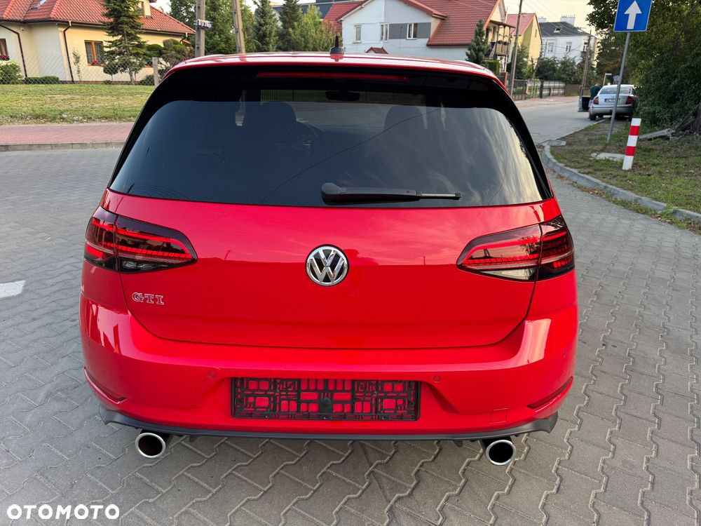 Volkswagen Golf GTI (BlueMotion Technology) DSG Performance - 3