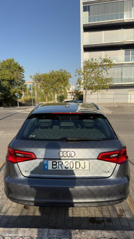 Audi A3 Sportback 1.6 TDI Attraction S tronic - 4