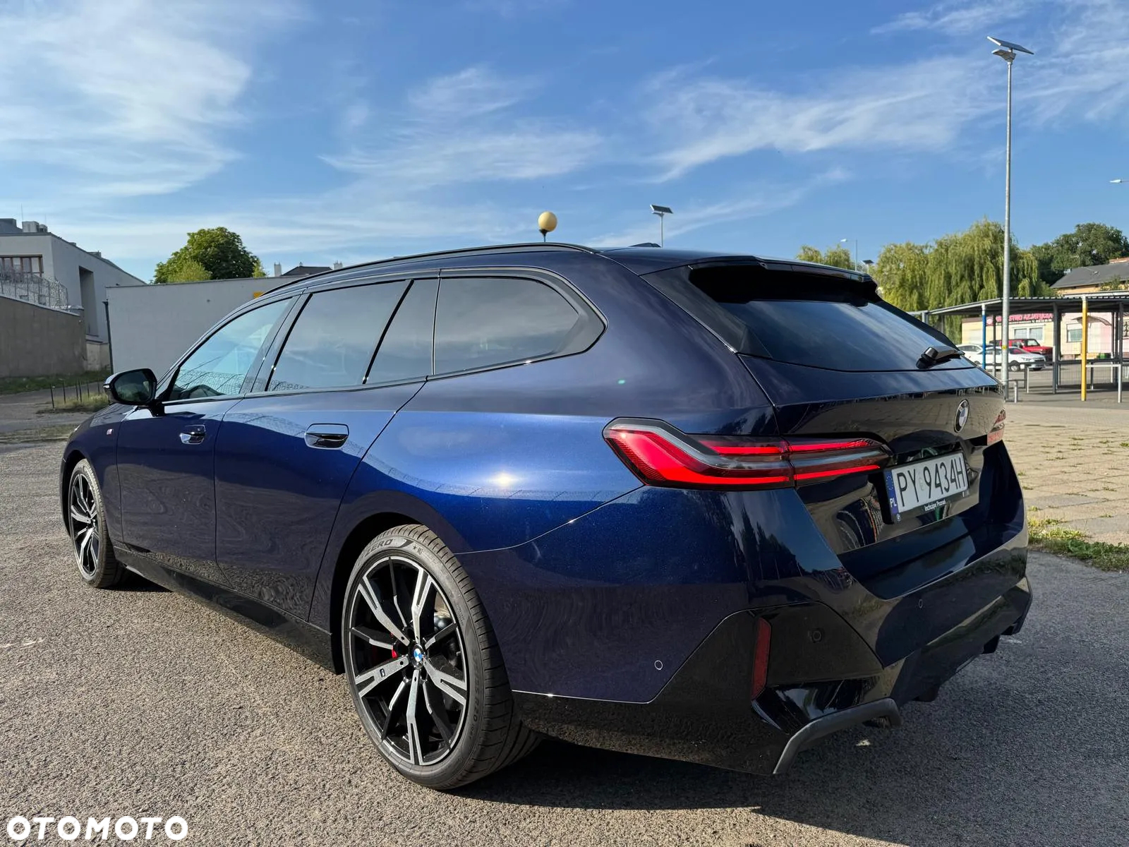 BMW Seria 5 520d xDrive Touring - 2