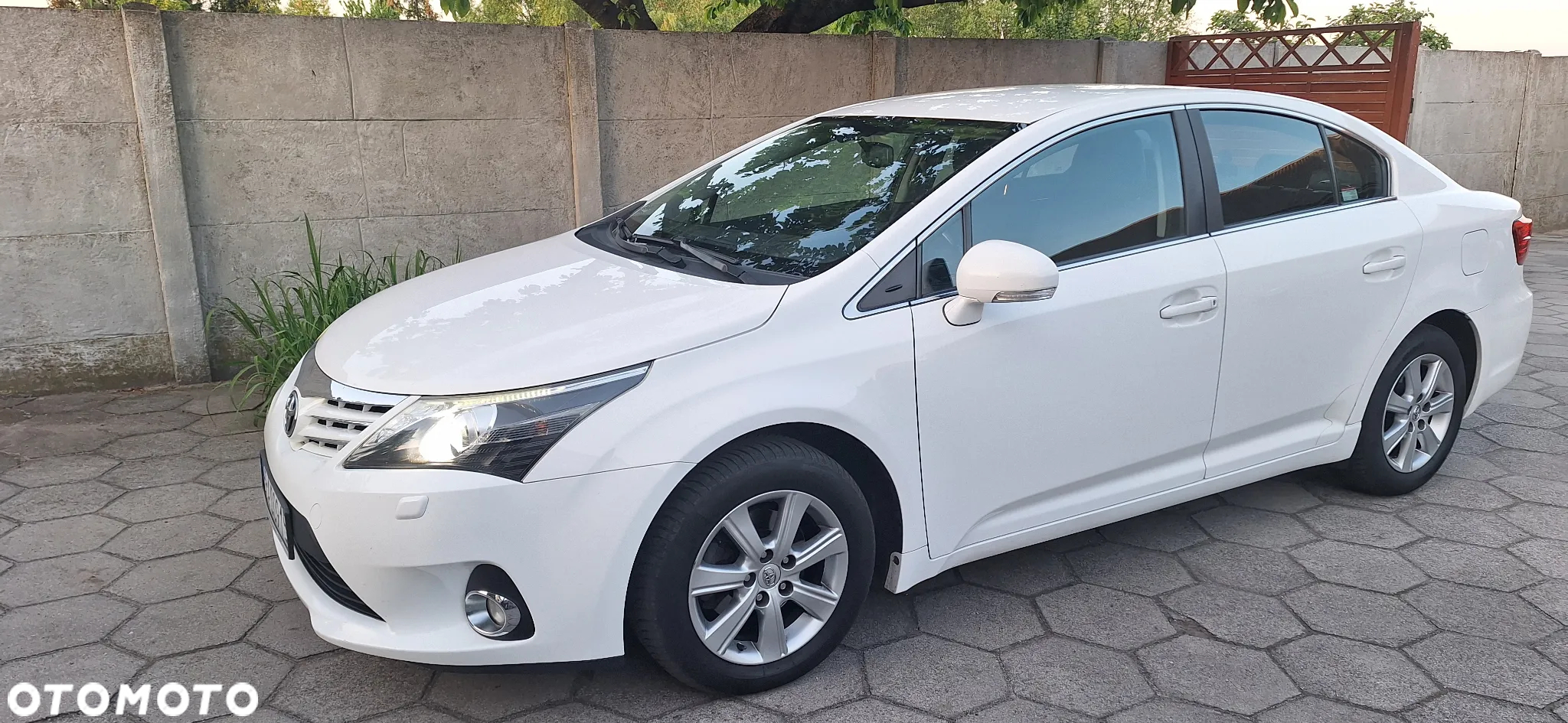 Toyota Avensis 2.0 D-4D Premium - 4